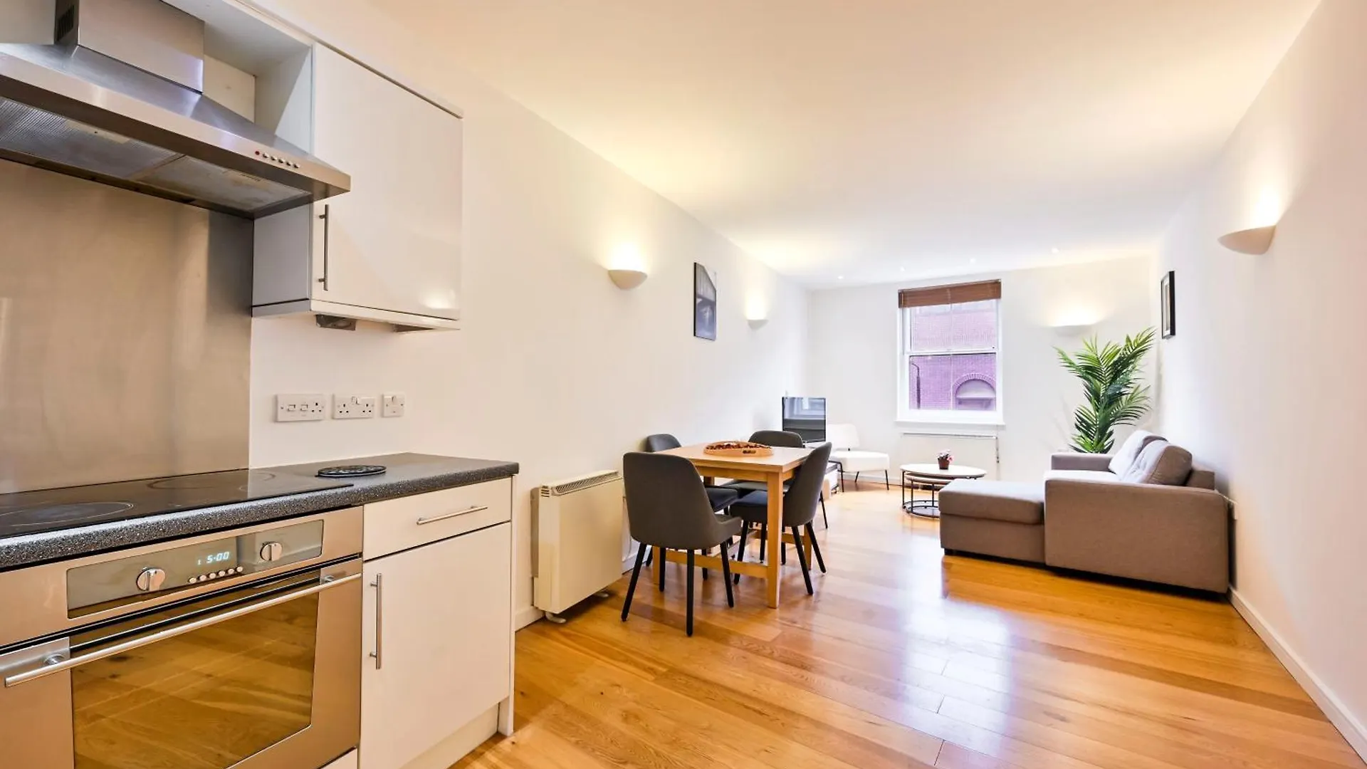 Lovely 2 Bed Tower Bridge Apartment Sleeps 6 London