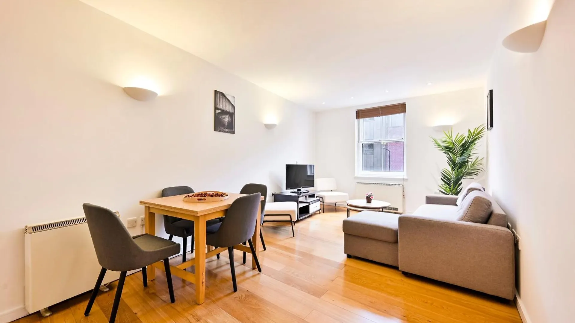 Lovely 2 Bed Tower Bridge Apartment Sleeps 6 London United Kingdom